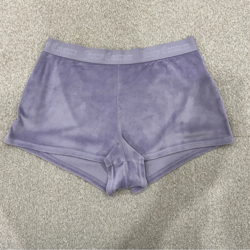 Vintage-style Juicy Couture velour shorts in lavender 💜 - Picture 2 of 4